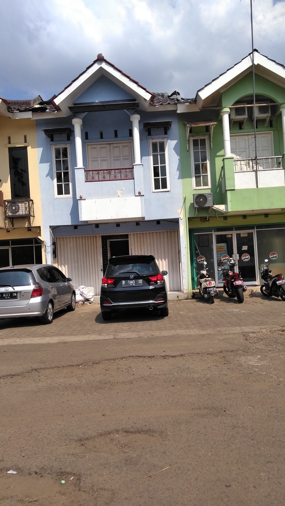 Di sewakan ruko 2 lantai di taman laguna cibubur