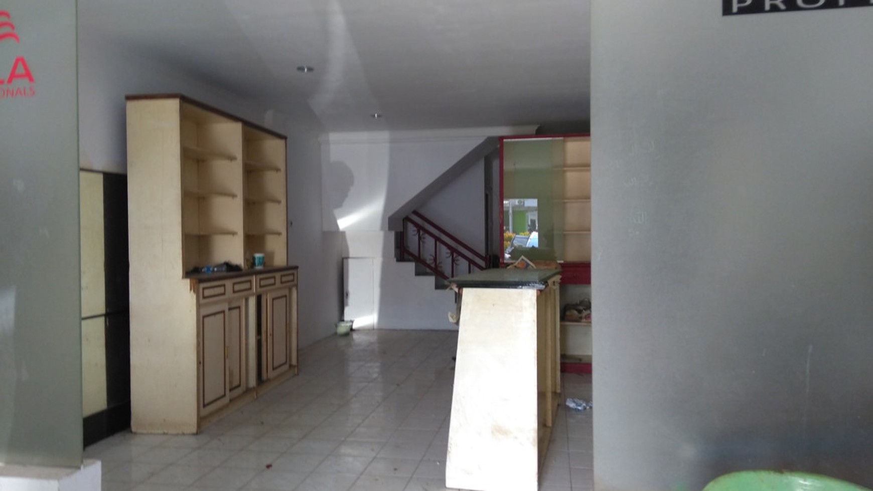 Di sewakan ruko 2 lantai di taman laguna cibubur