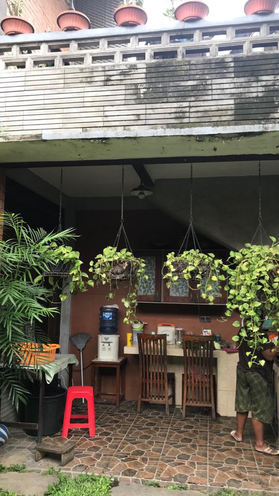RUMAH CANTIK DI JL PALAGAN DEKAT HYATT REGENCY, DAN INDOLOXE HOTEL