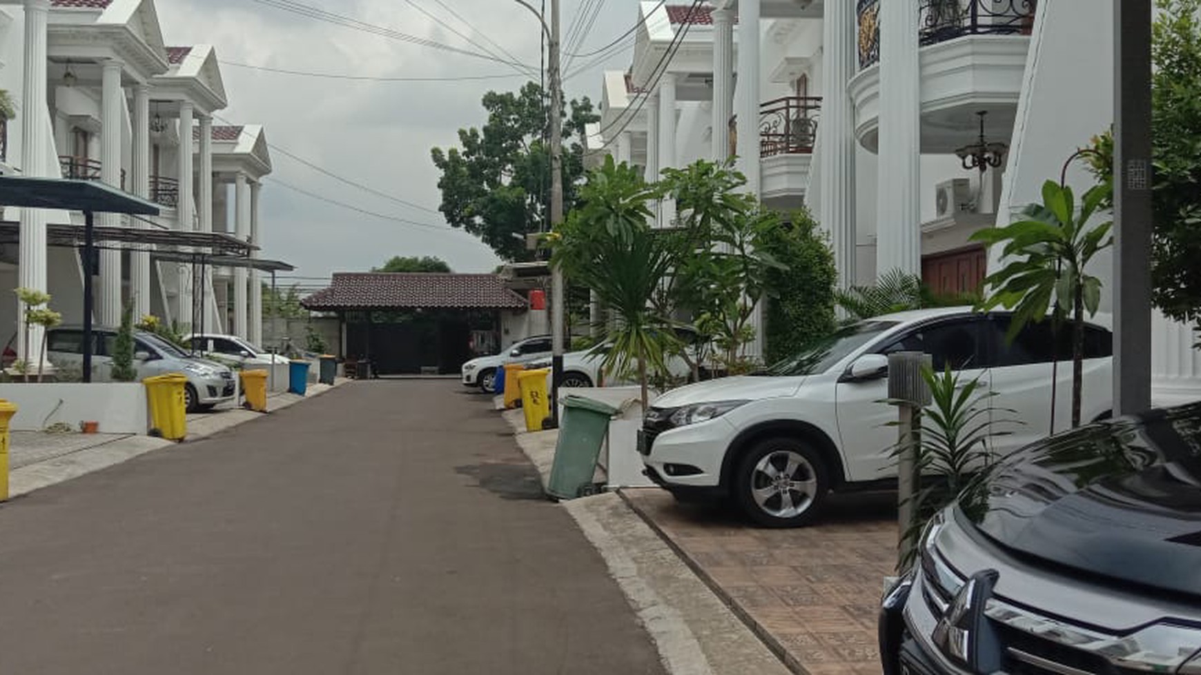 Rumah Dalam Townhouse Jagakarsa