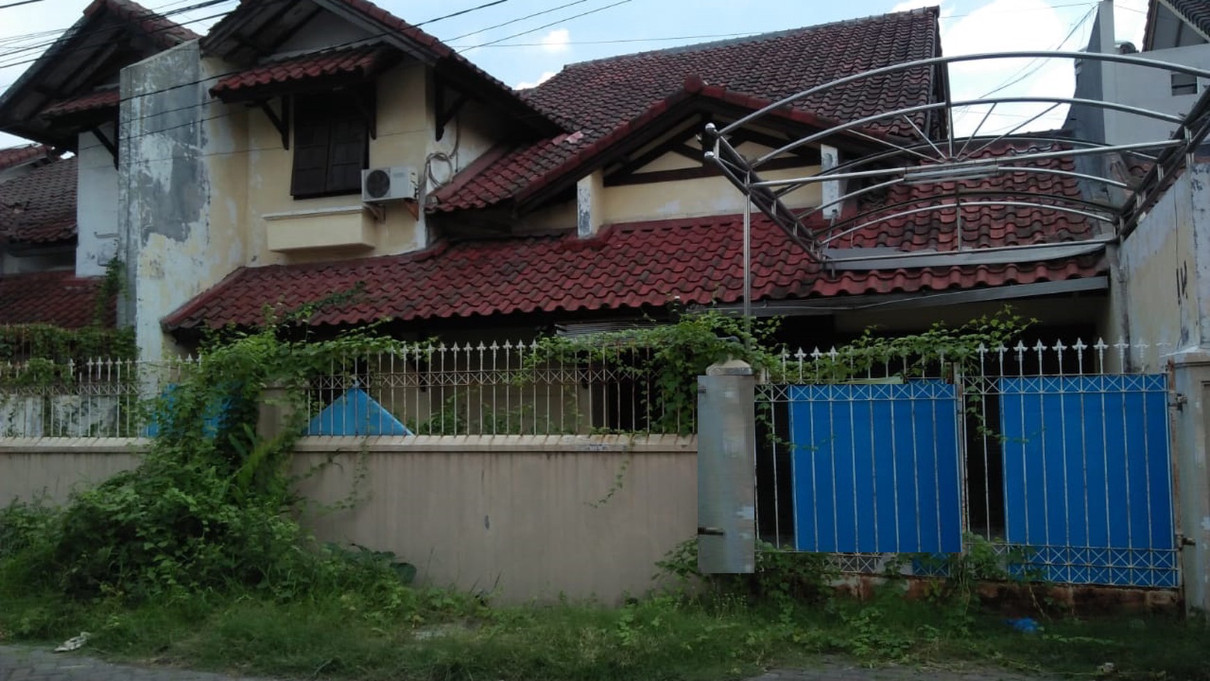Rumah 2 lantai SHM jalan Satelit utara