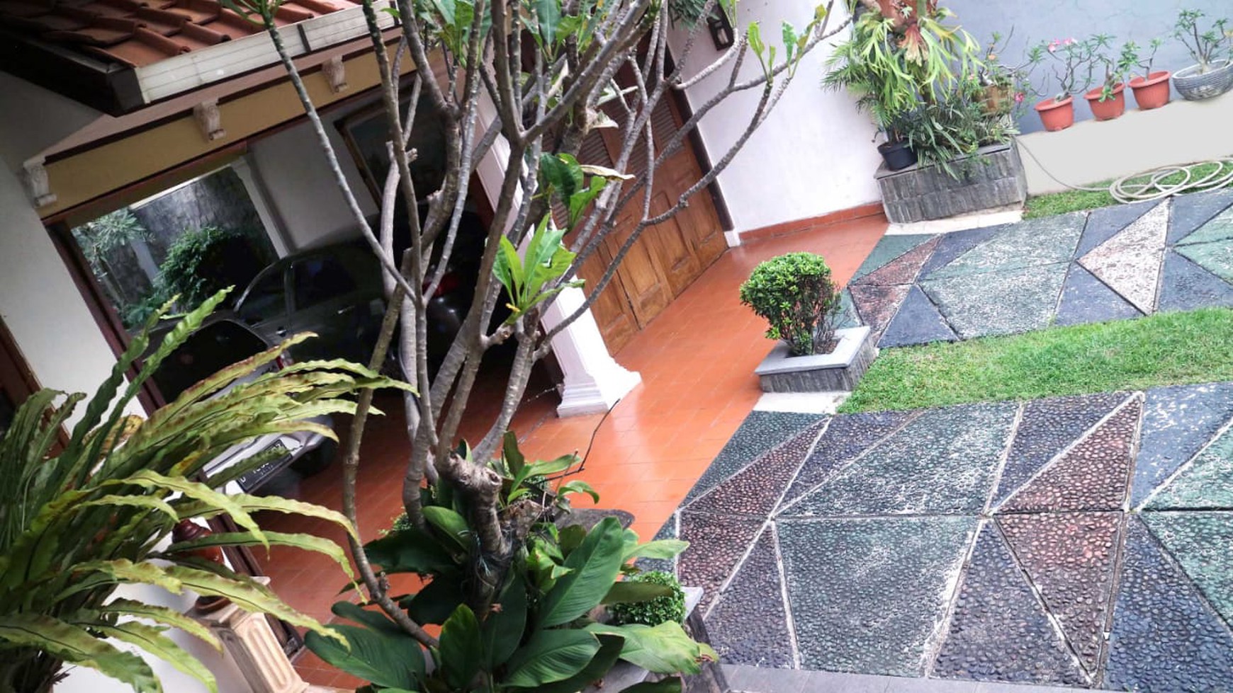 Rumah Apik Di Cinere, Lokasi Terdepan, Bebas Macet