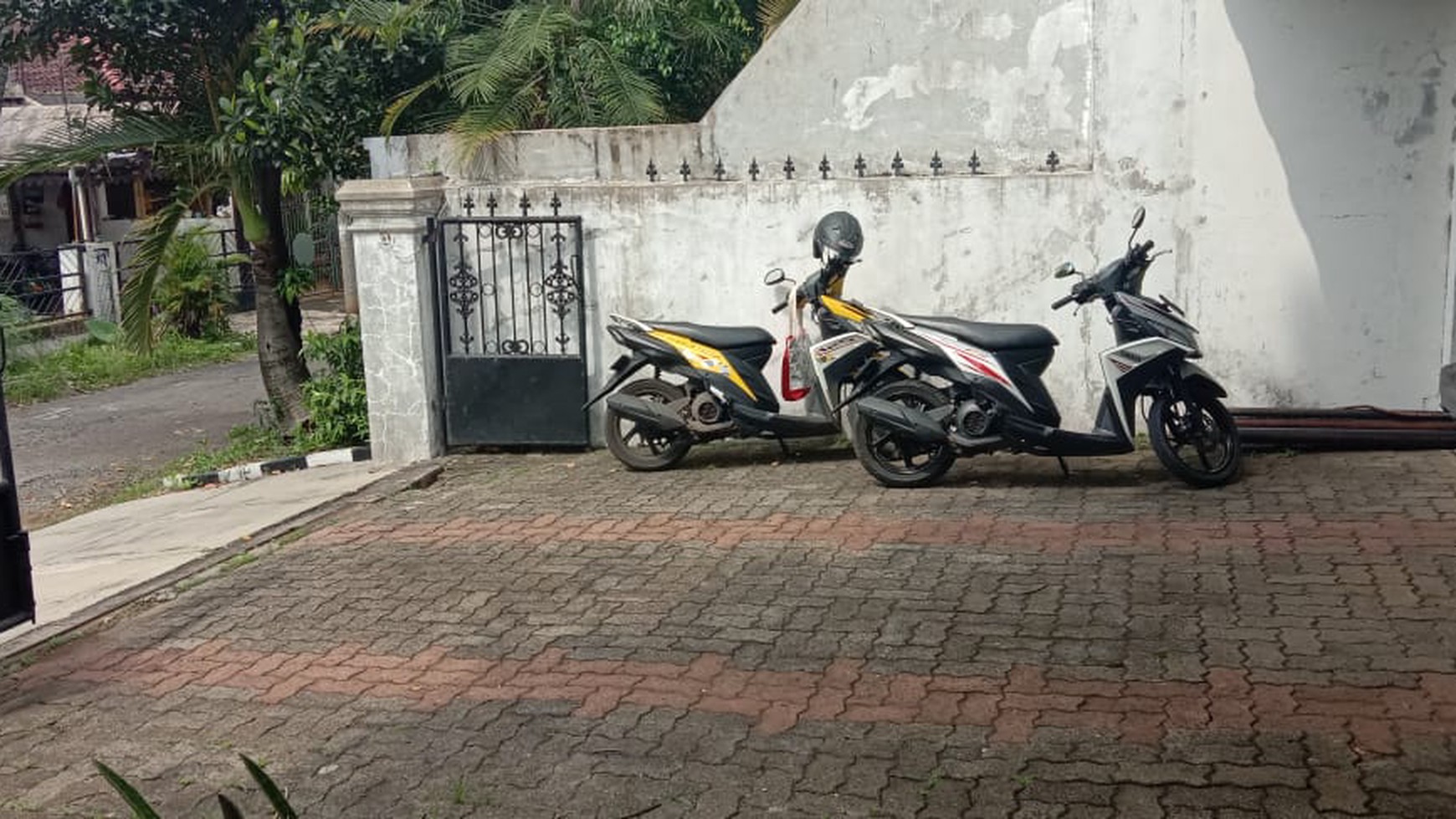 Rumah Apik Di Cinere, Lokasi Terdepan, Bebas Macet