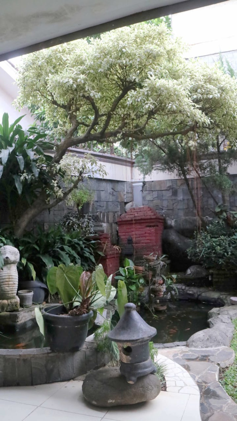 Rumah Apik Di Cinere, Lokasi Terdepan, Bebas Macet
