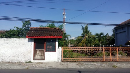 TANAH PEKARANGAN DI DEKAT PASAR GAMPING, SLEMAN