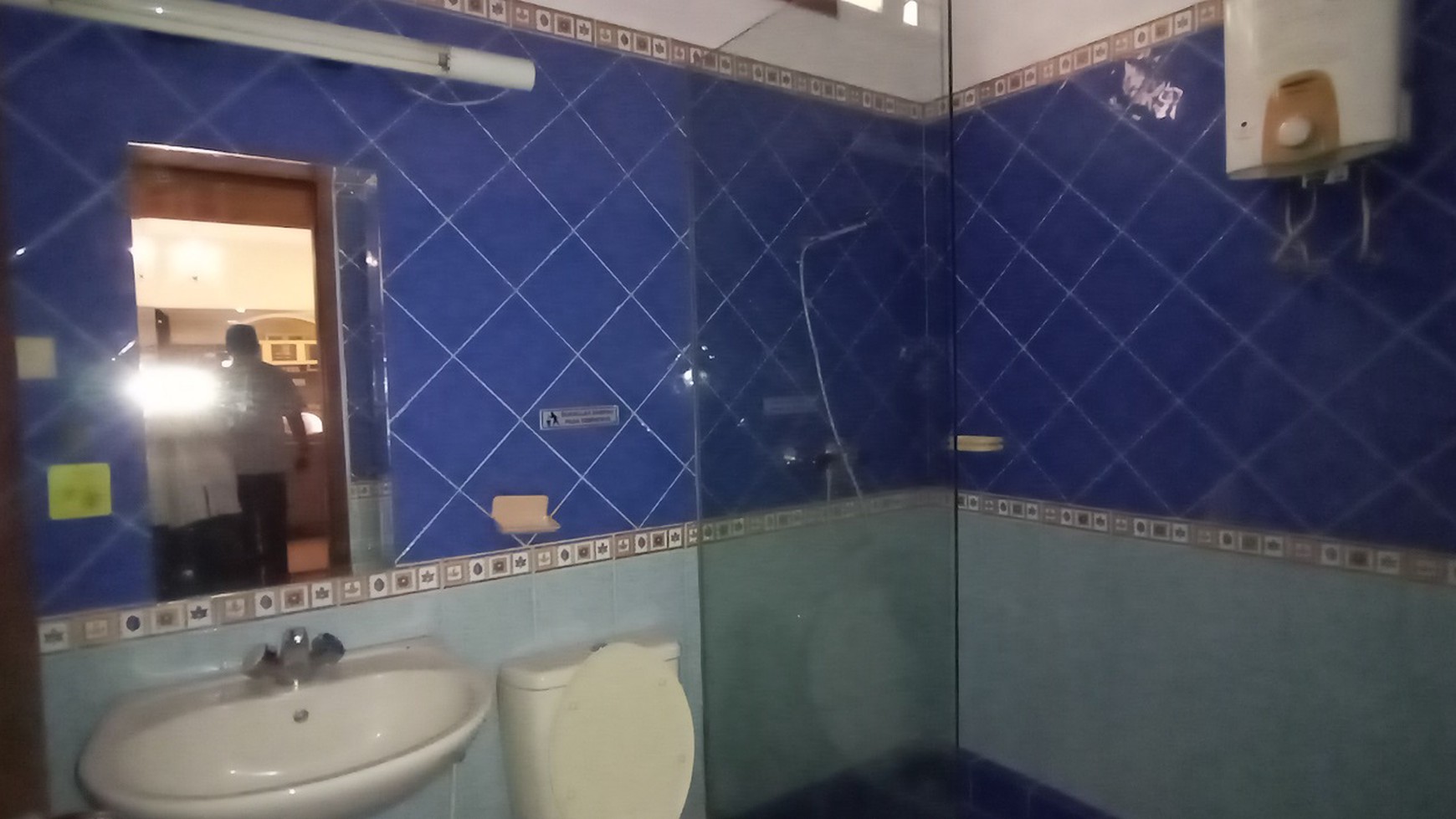 RUMAH MEWAH DENGAN HALAM LUAS DEKAT UGM, JL PANDEGA WIDYA