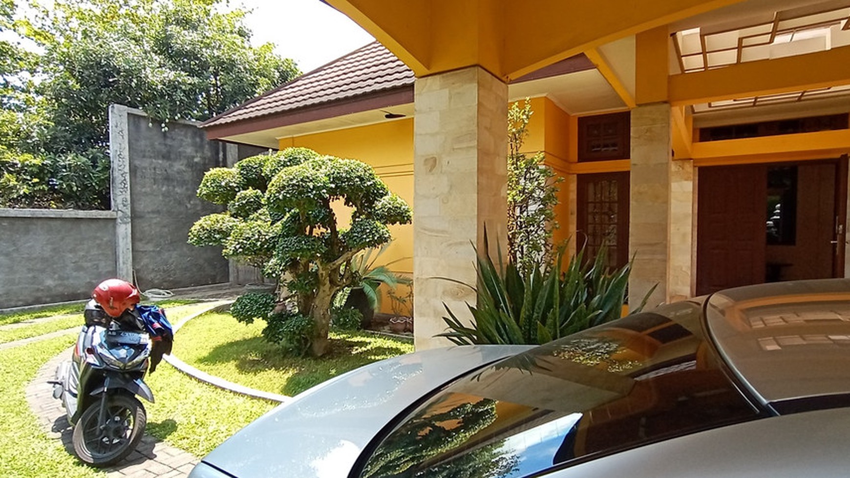 RUMAH MEWAH DENGAN HALAM LUAS DEKAT UGM, JL PANDEGA WIDYA