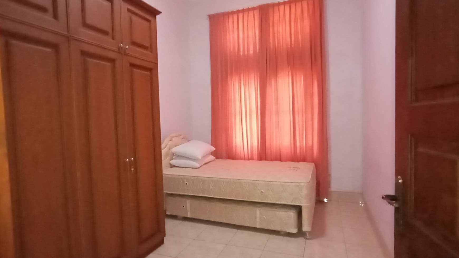 RUMAH MEWAH DENGAN HALAM LUAS DEKAT UGM, JL PANDEGA WIDYA