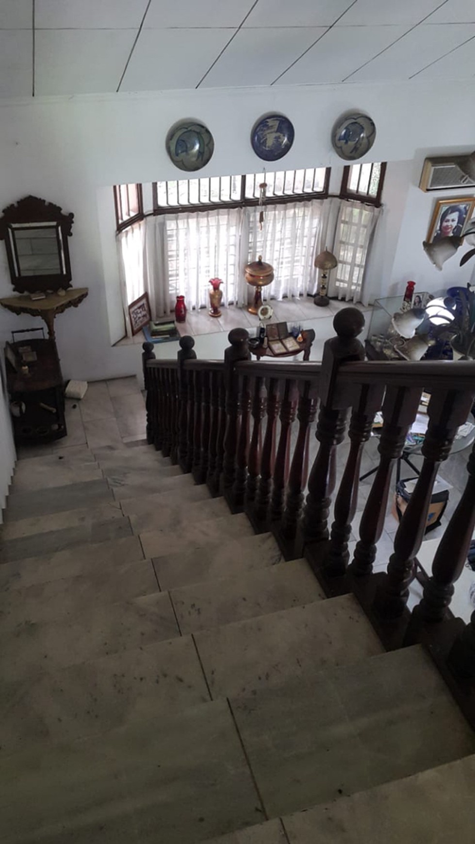 Rumah siap huni dengan halaman luas di kawasan Ulujami, Jakarta Selatan