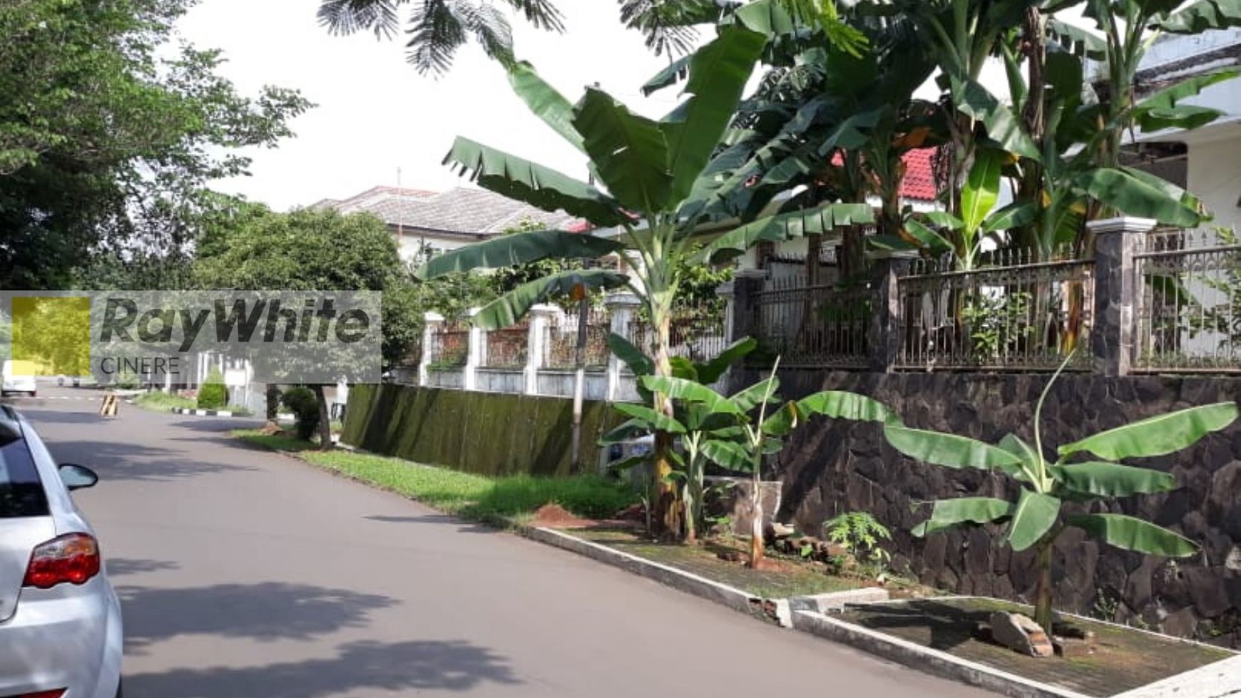 Rumah Lama Hitung Tanah di Cinere