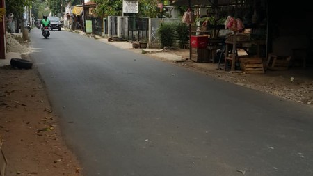 Rumah Cocok untuk Investasi dan Halaman Luas di Palem Puri