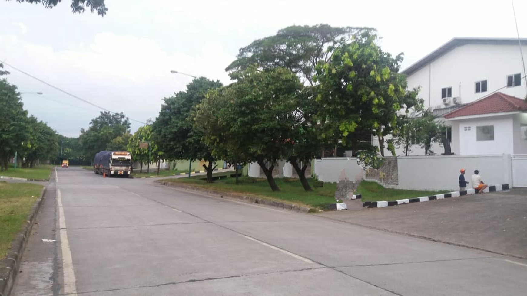 [ Gudang Karawang Timur, Luas 3.724m2, luas bangunan 1.836m2 ]