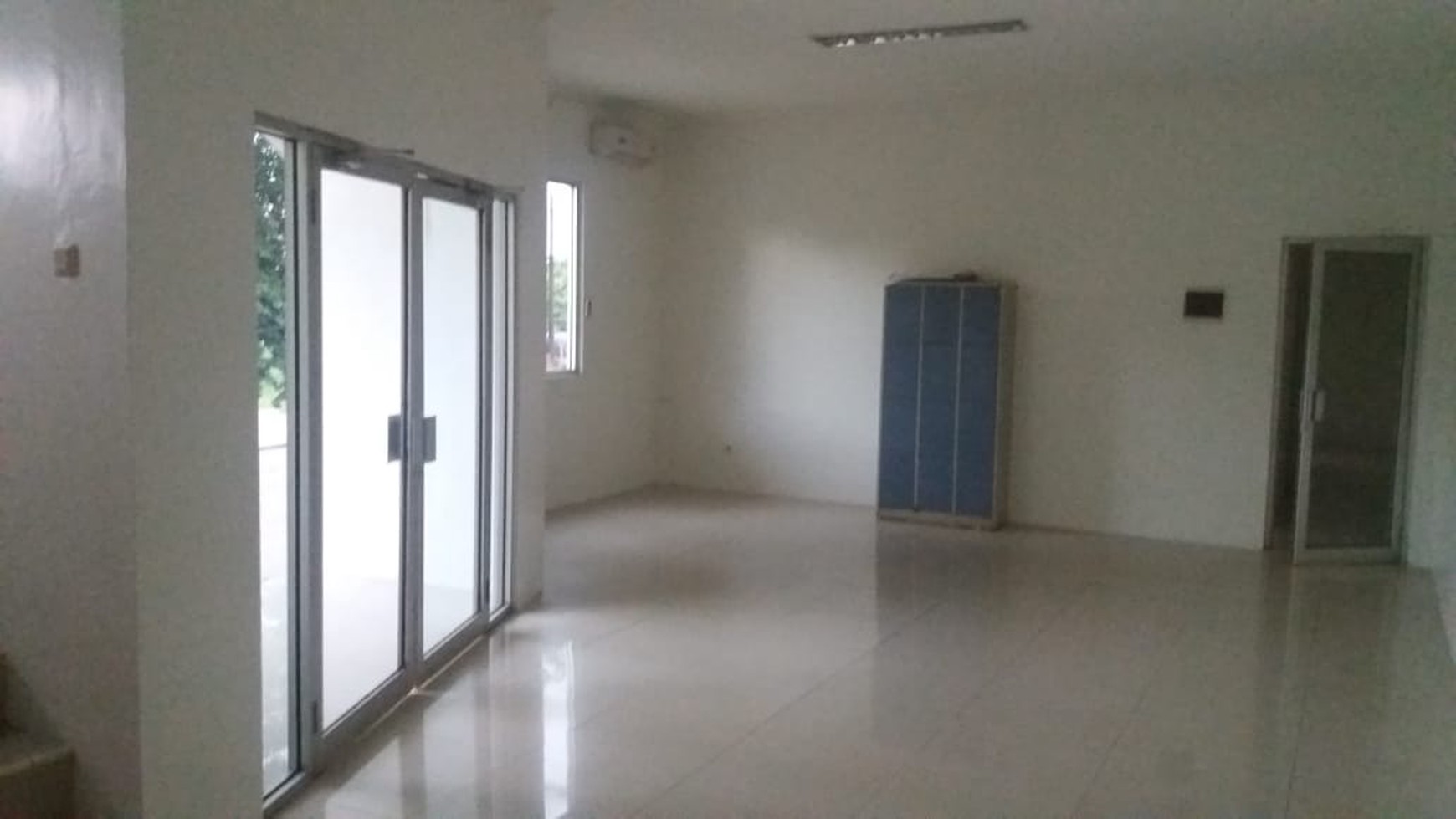 [ Gudang Karawang Timur, Luas 3.724m2, luas bangunan 1.836m2 ]