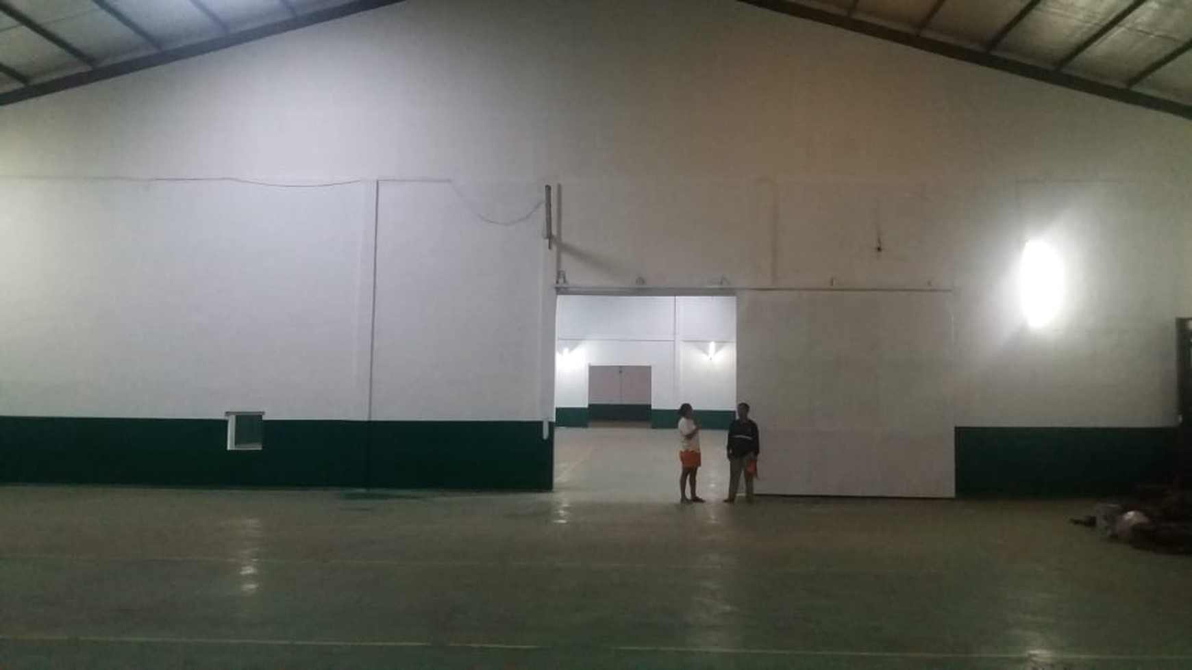 [ Gudang Karawang Timur, Luas 3.724m2, luas bangunan 1.836m2 ]