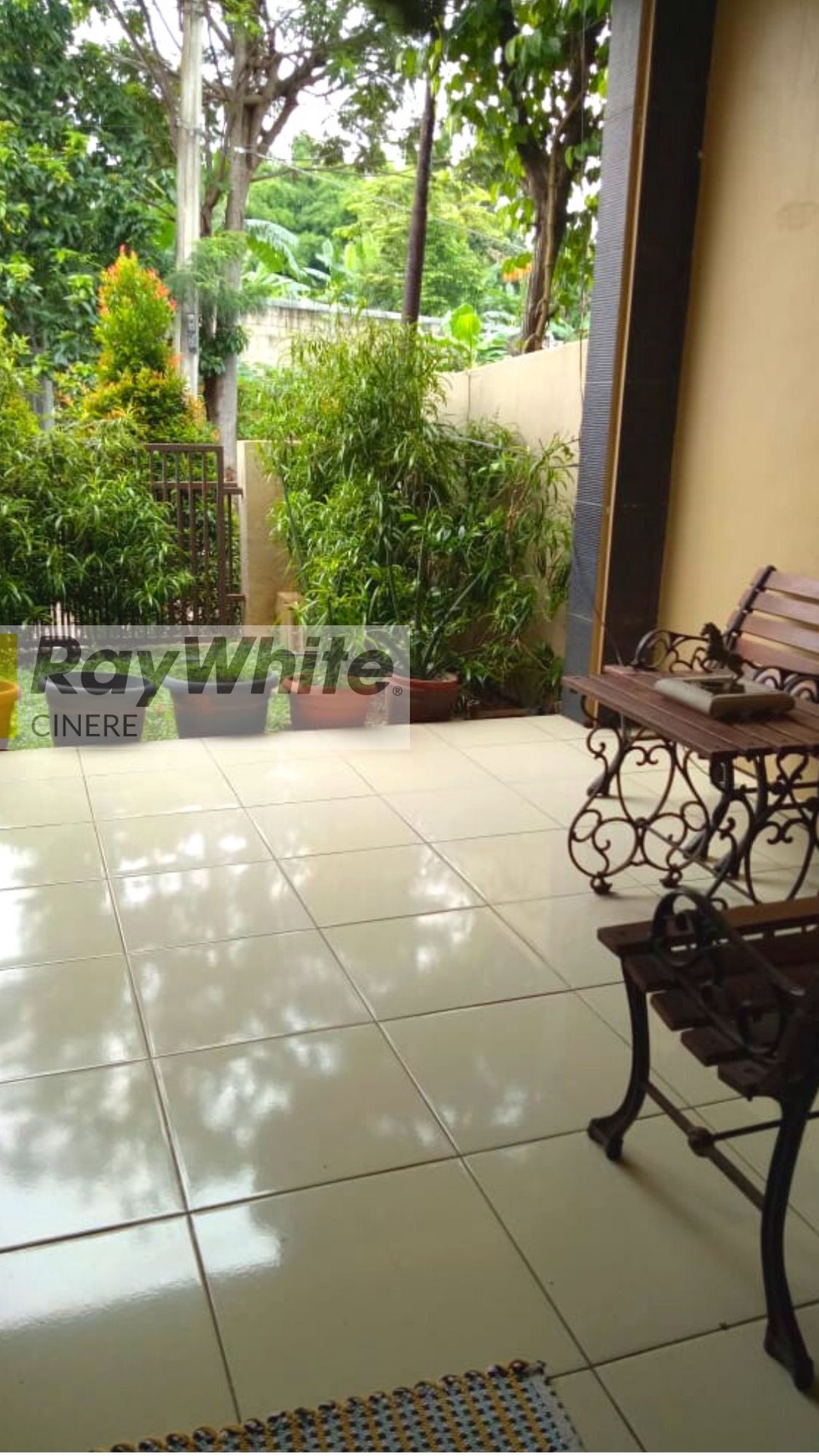 Rumah Modern Terawat di Blok K Cinere