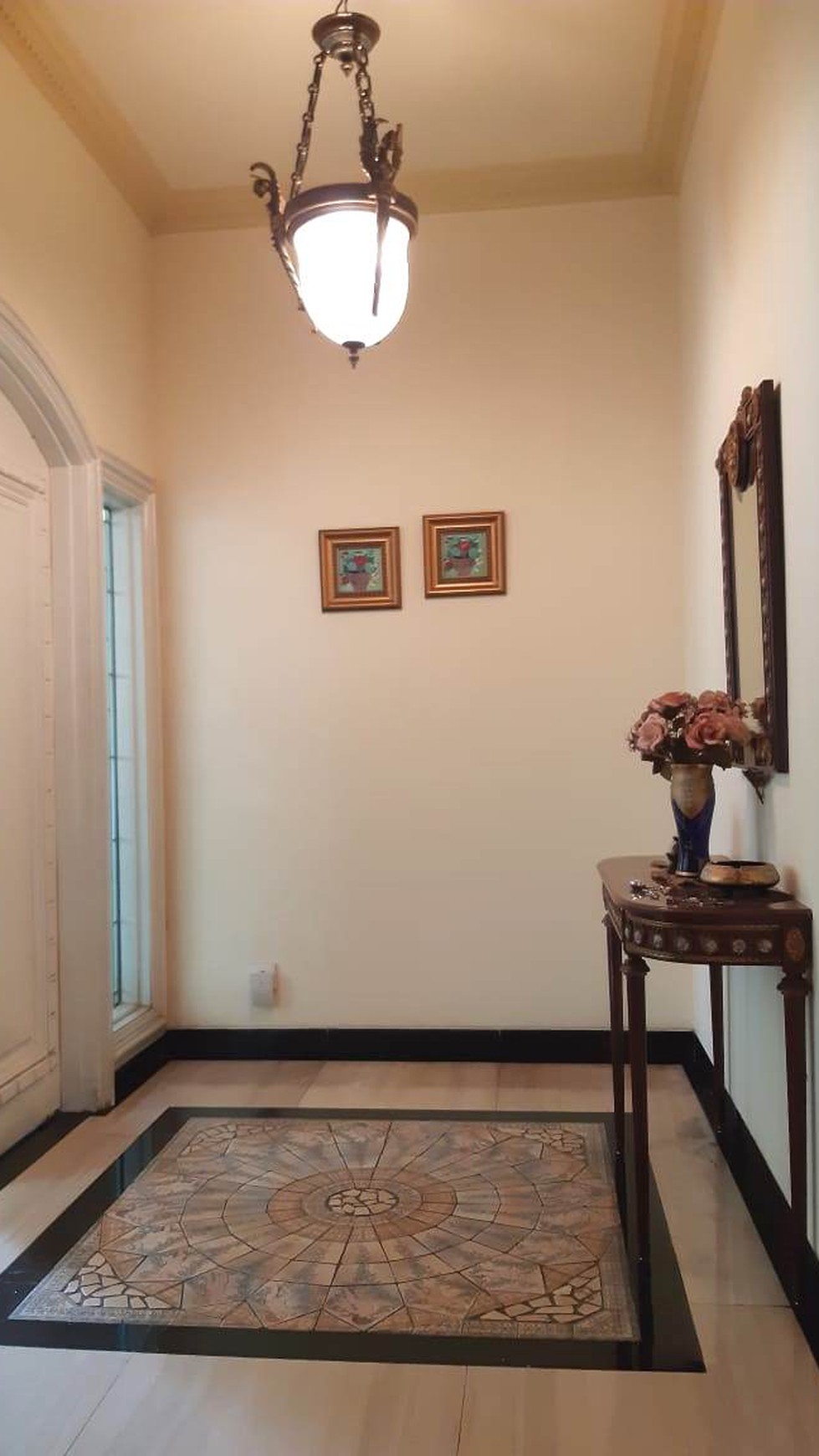 Rumah LUX esklusive di rempoa jakarta selatan