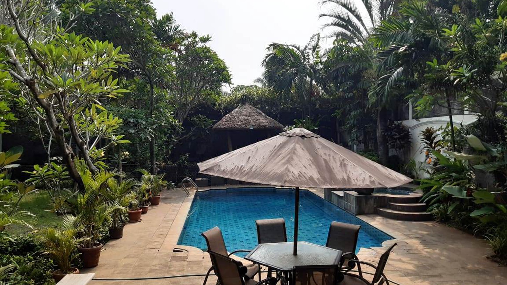 Rumah LUX esklusive di rempoa jakarta selatan