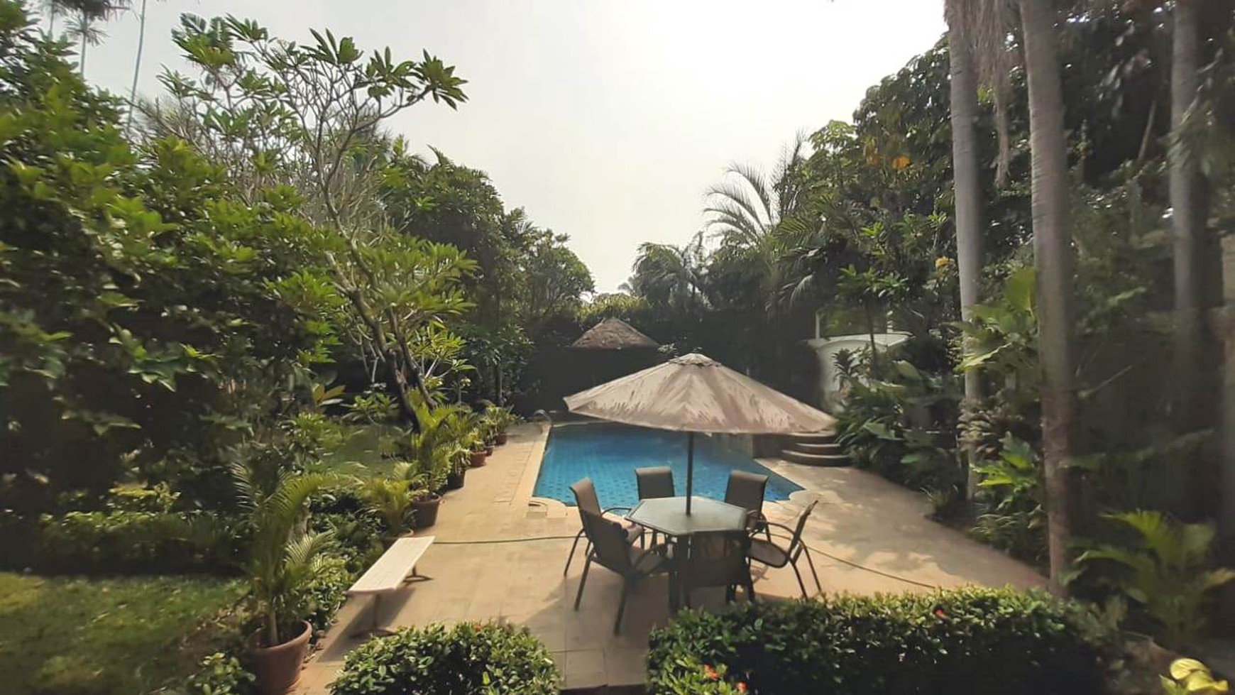 Rumah LUX esklusive di rempoa jakarta selatan