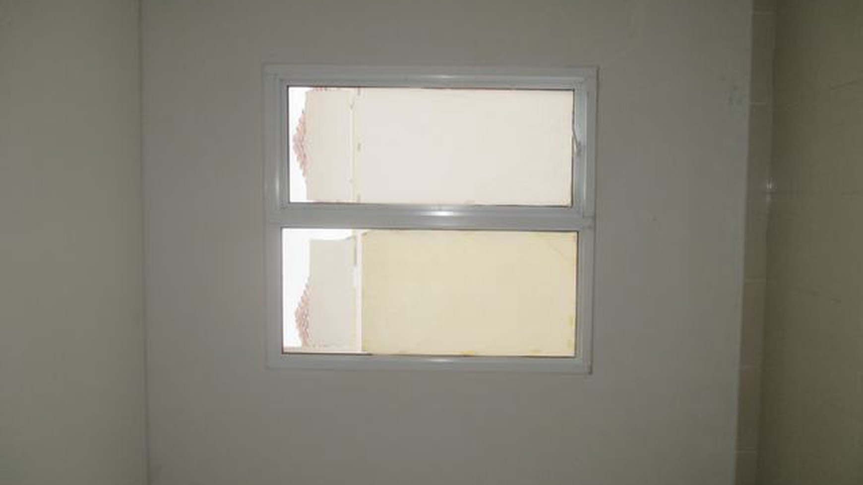 Dijual rumah murah cuma 900jt-an, masih nego lagi, strategis, siap huni, di Virginia Village Roadford Gading Serpong