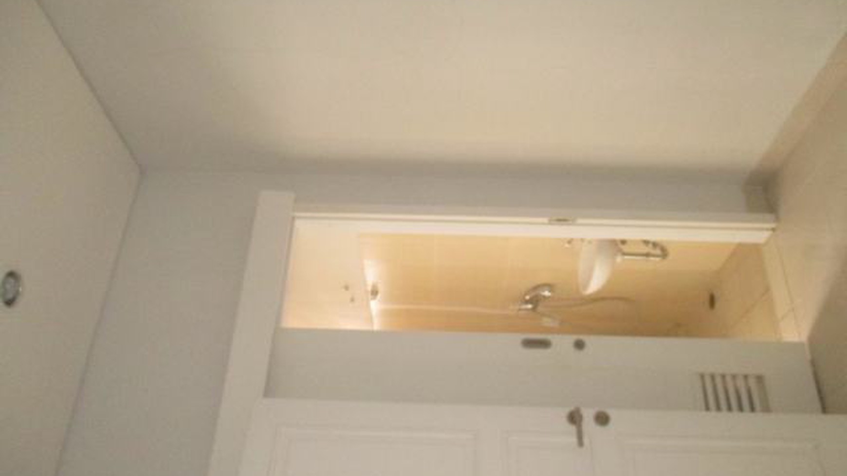 Dijual rumah murah cuma 900jt-an, masih nego lagi, strategis, siap huni, di Virginia Village Roadford Gading Serpong