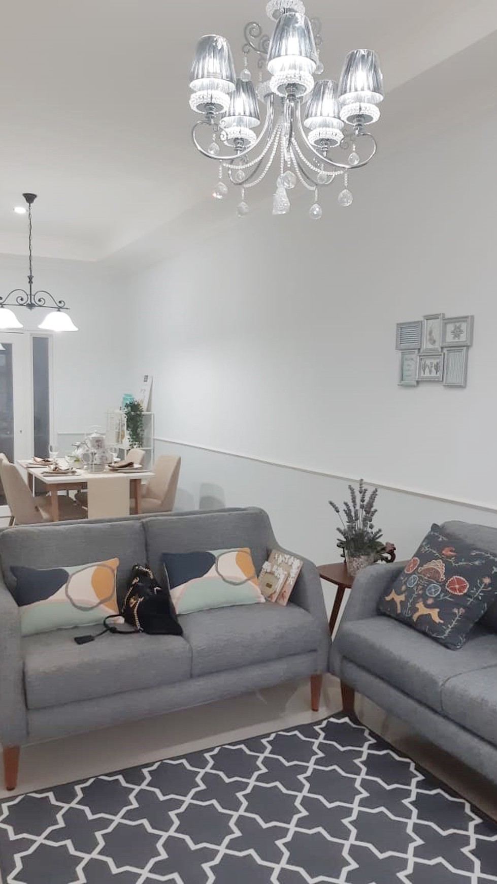 HOTSALE! Rumah Brand New Fully Furnished hanya 1M an, Jombang
