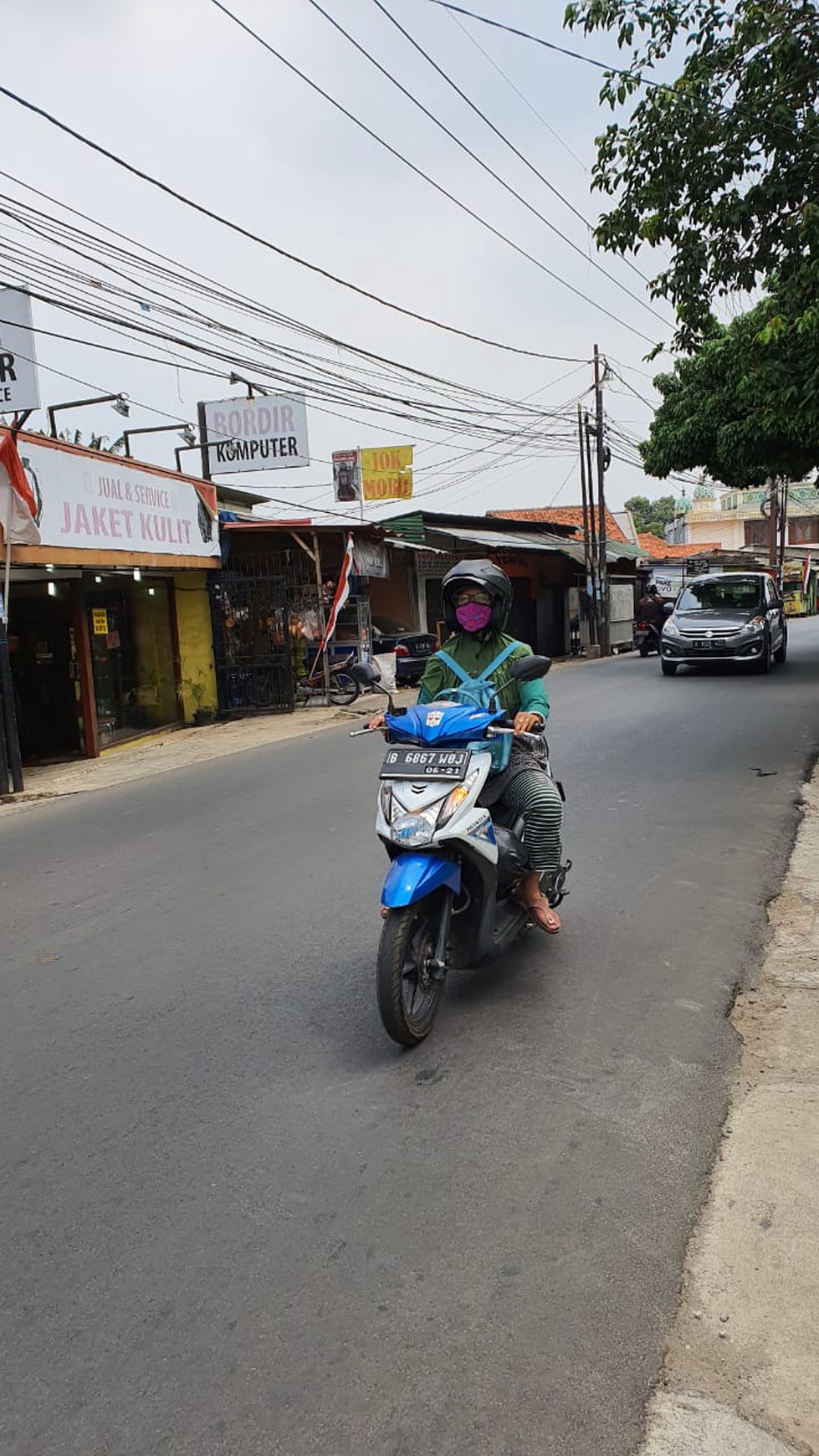 Rumah Siap Huni dan Halaman Parkir Luas di Pondok Aren
