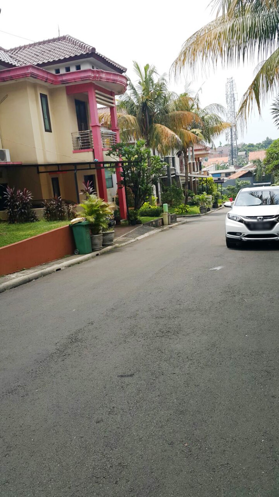 Rumah cantik dengan halaman belakang di Taman Bukit Permai Residence