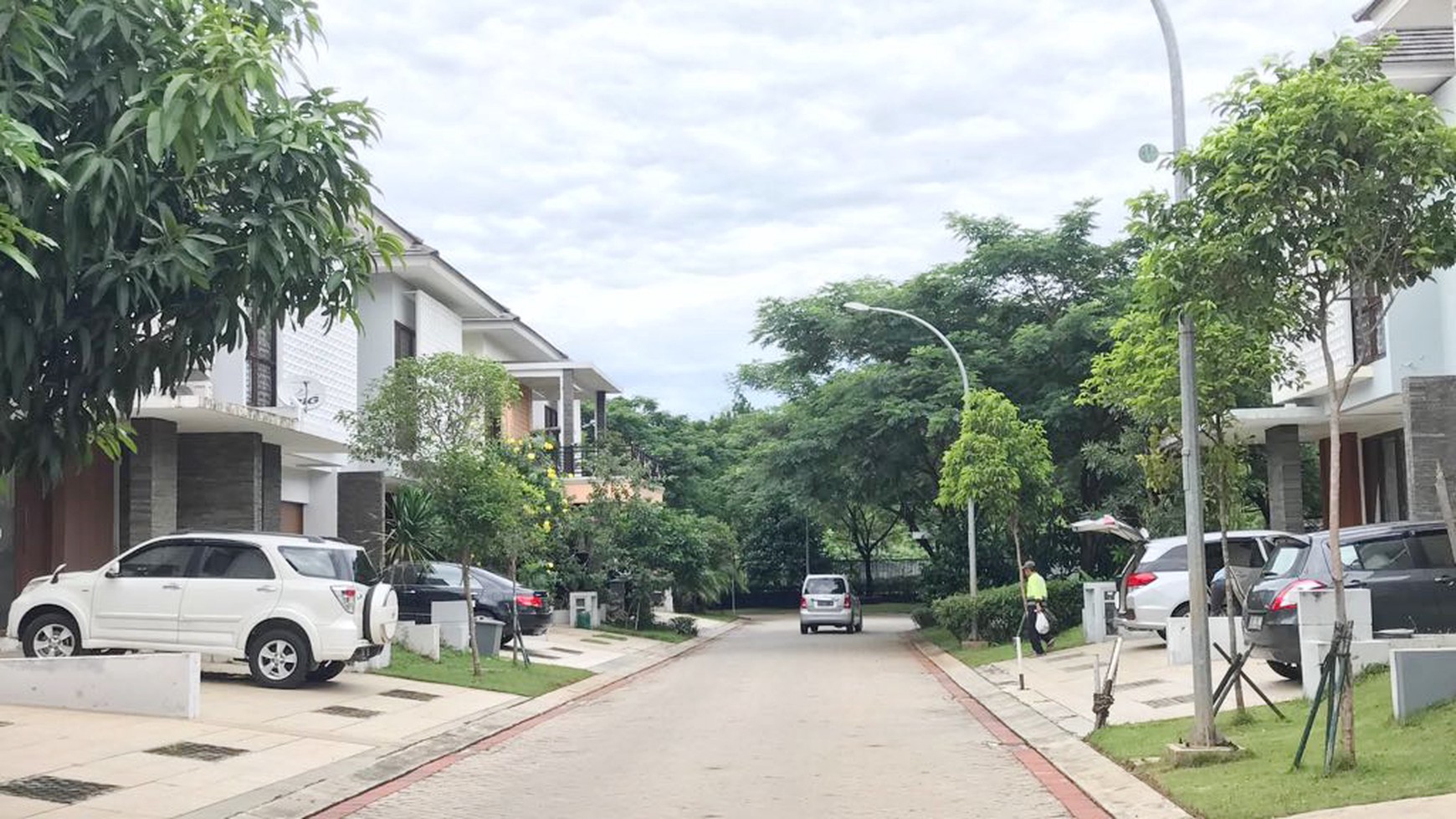 Rumah Cantik dan Siap Huni di Cluster Discovery, Bintaro