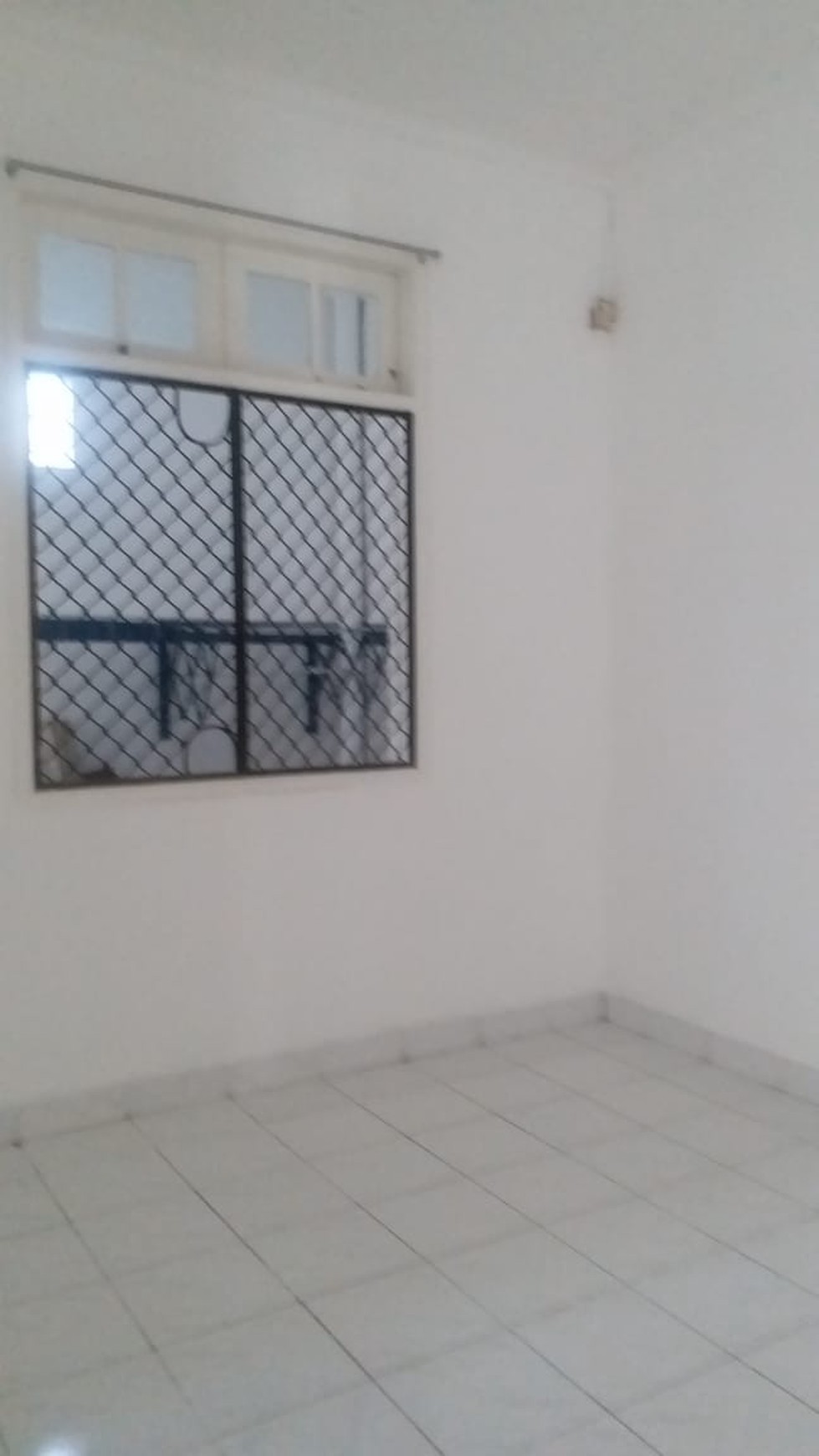 Disewa Rumah Di JL. Gn. Putri - Taman Bromo - Lippo Karawaci - Tangerang