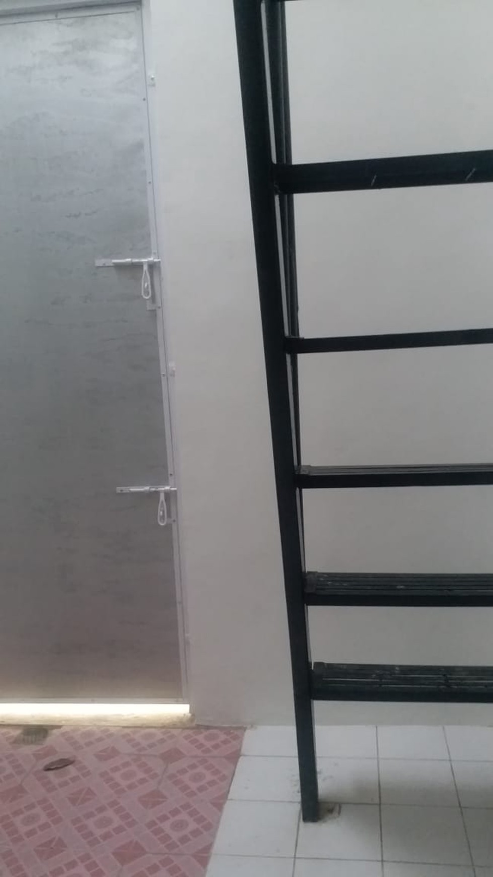 Disewa Rumah Di JL. Gn. Putri - Taman Bromo - Lippo Karawaci - Tangerang