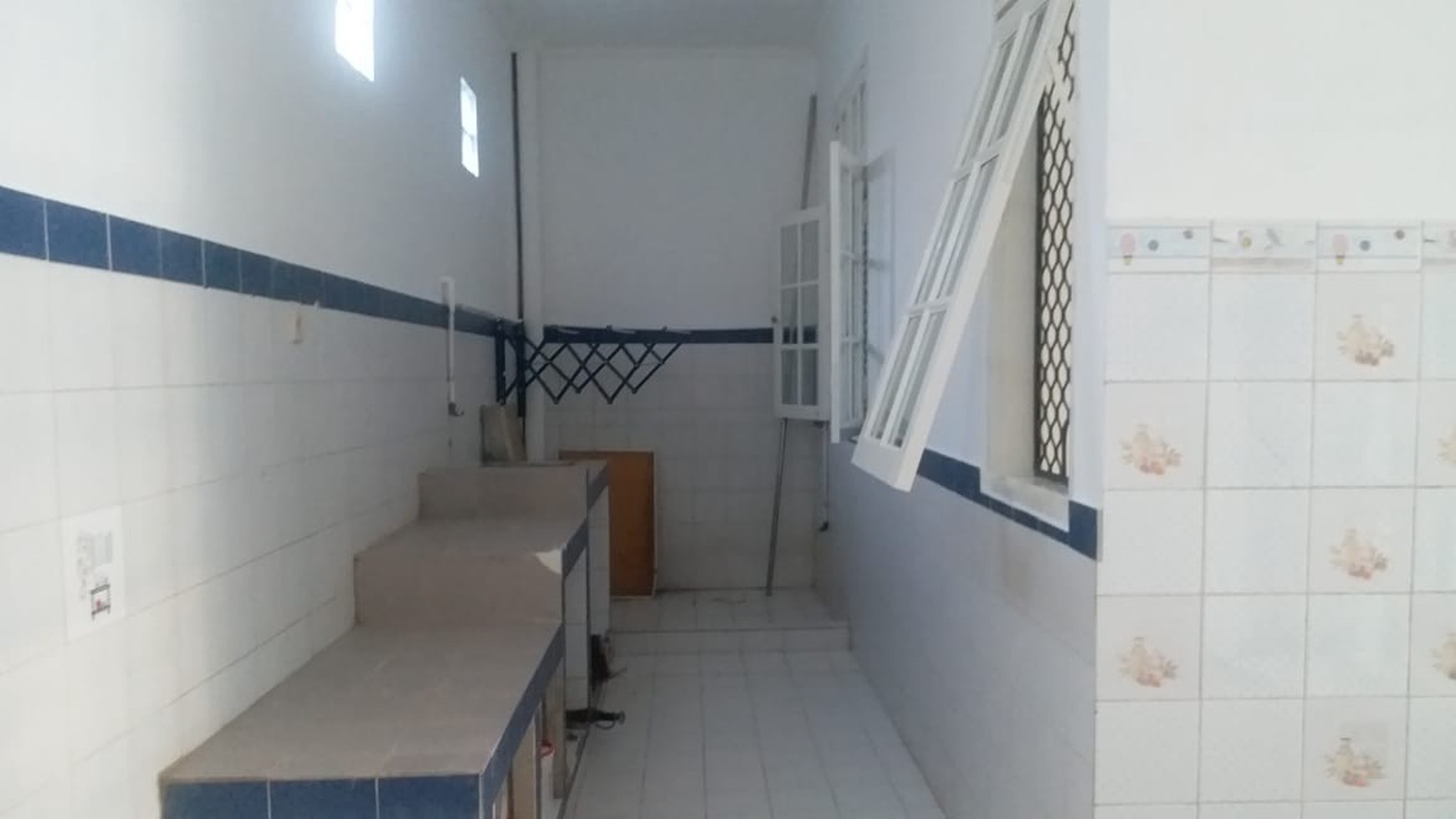 Disewa Rumah Di JL. Gn. Putri - Taman Bromo - Lippo Karawaci - Tangerang