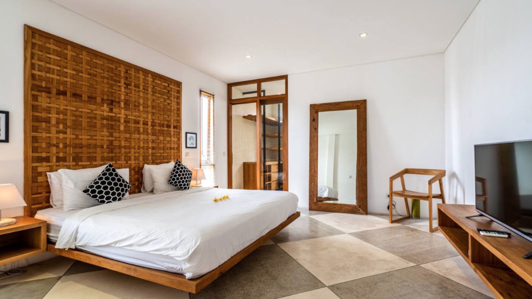 Stylish 2  Bedrooms Apartment  In Berawa Canggu