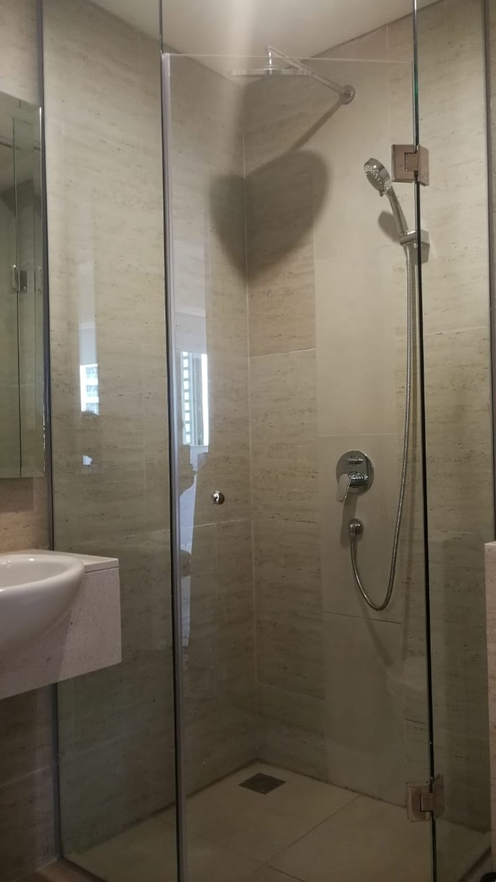 DIjual Apartemen Taman Anggrek Residence Tower Espiritu Lantai 18 Jakarta