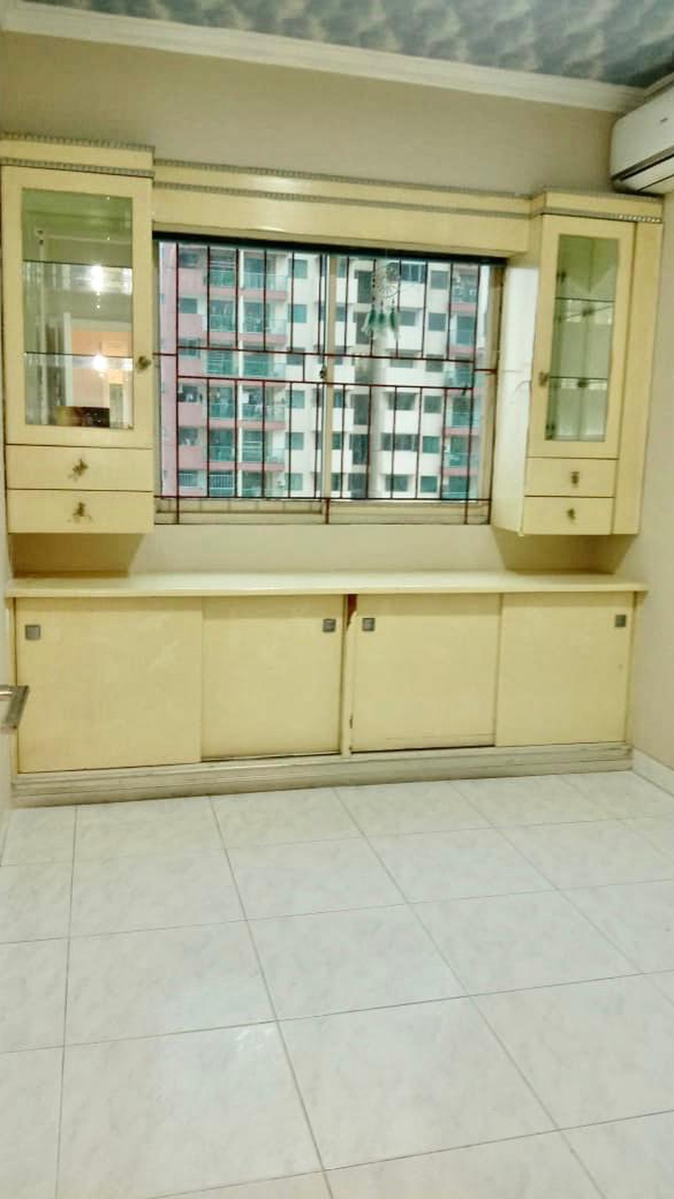 Lokasi strategis dan Prestisus