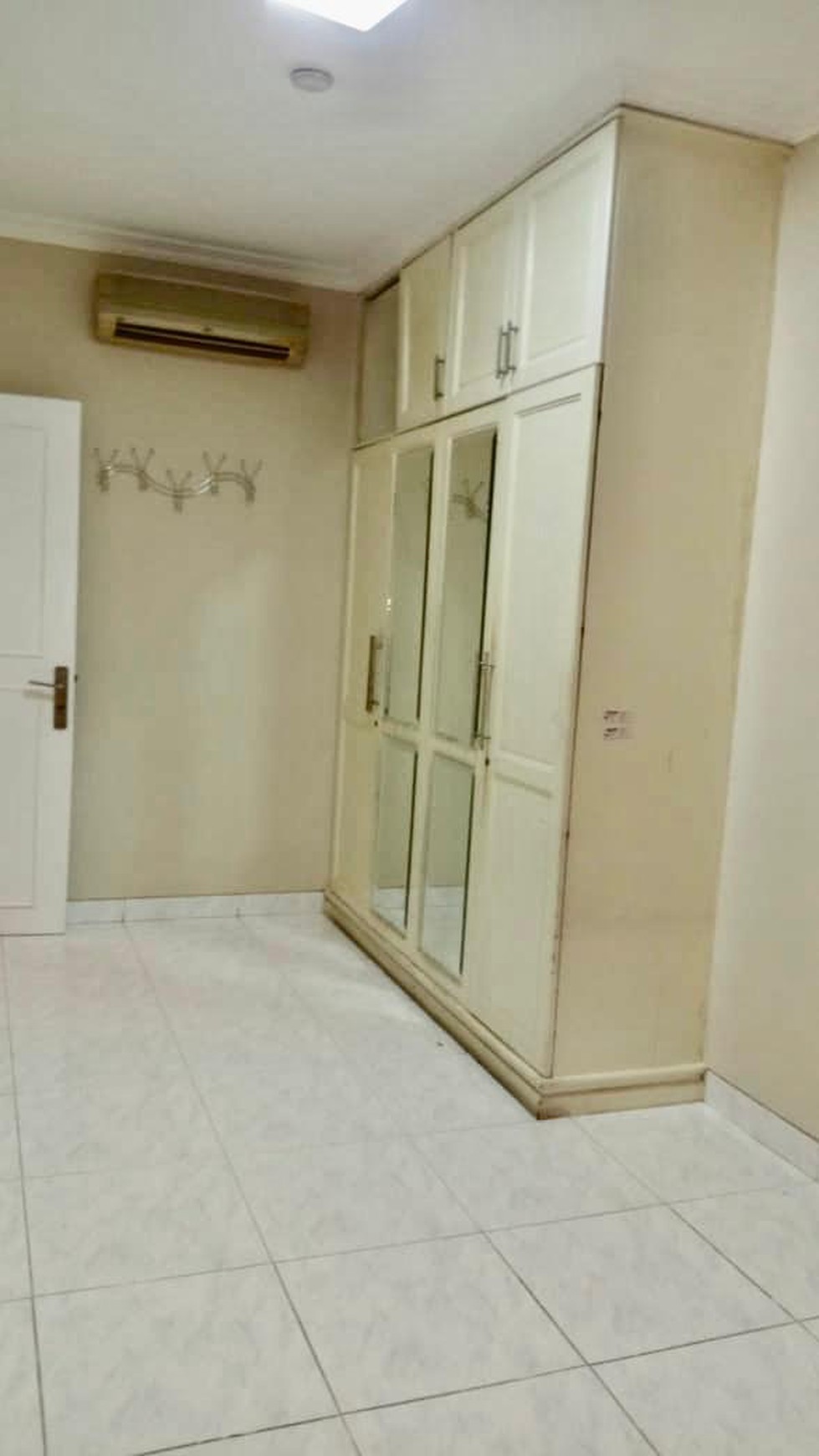 Lokasi strategis dan Prestisus