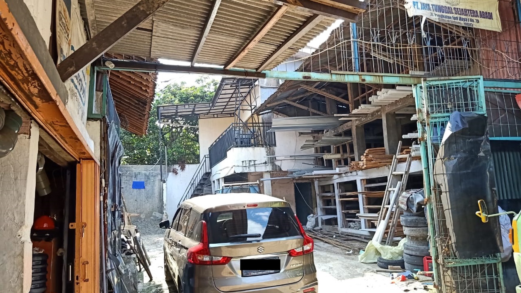 Dijual Bangunan Hitung Tanah Dapat Digunakan Untuk Tempat Usaha