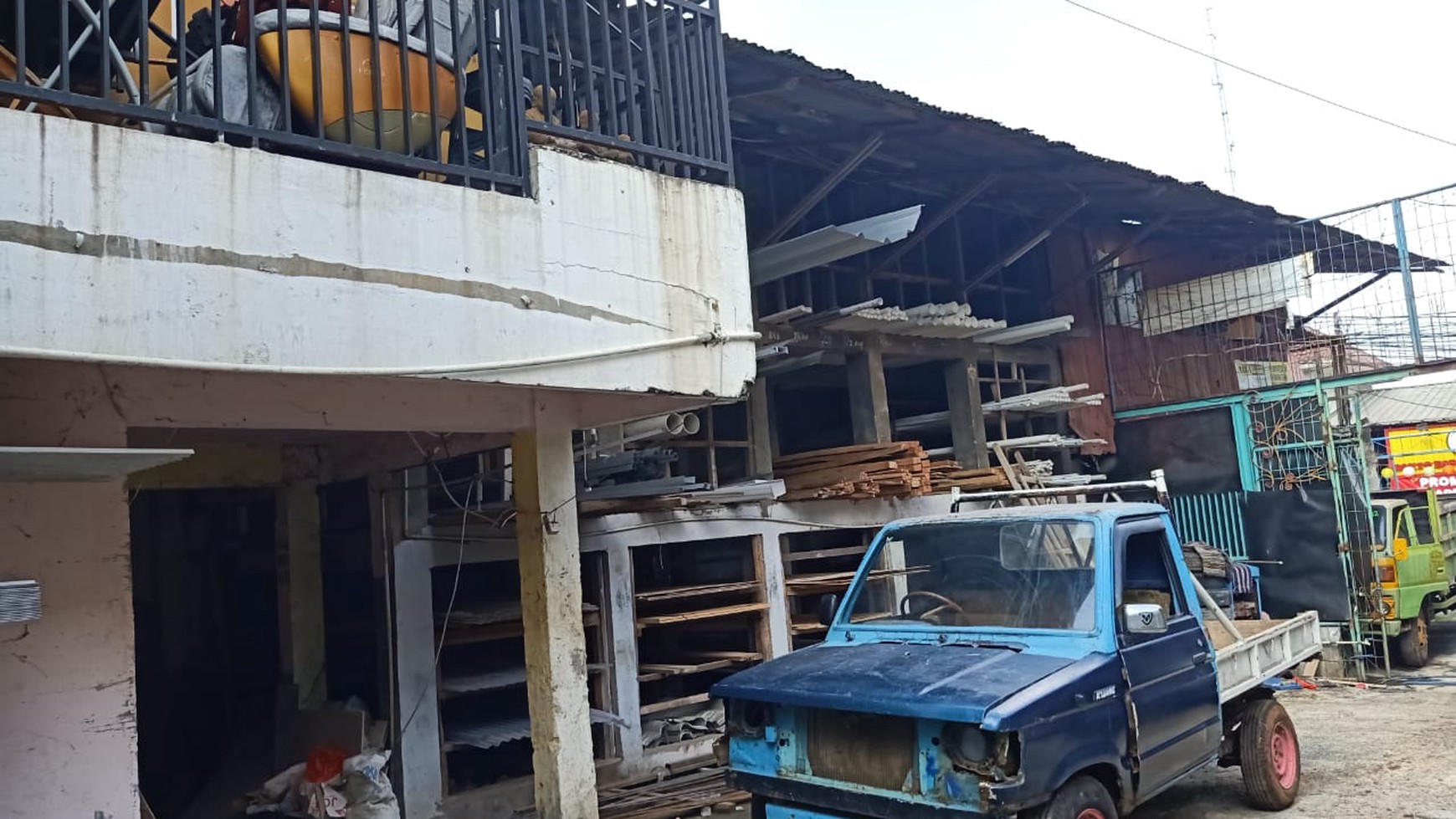 Dijual Bangunan Hitung Tanah Dapat Digunakan Untuk Tempat Usaha