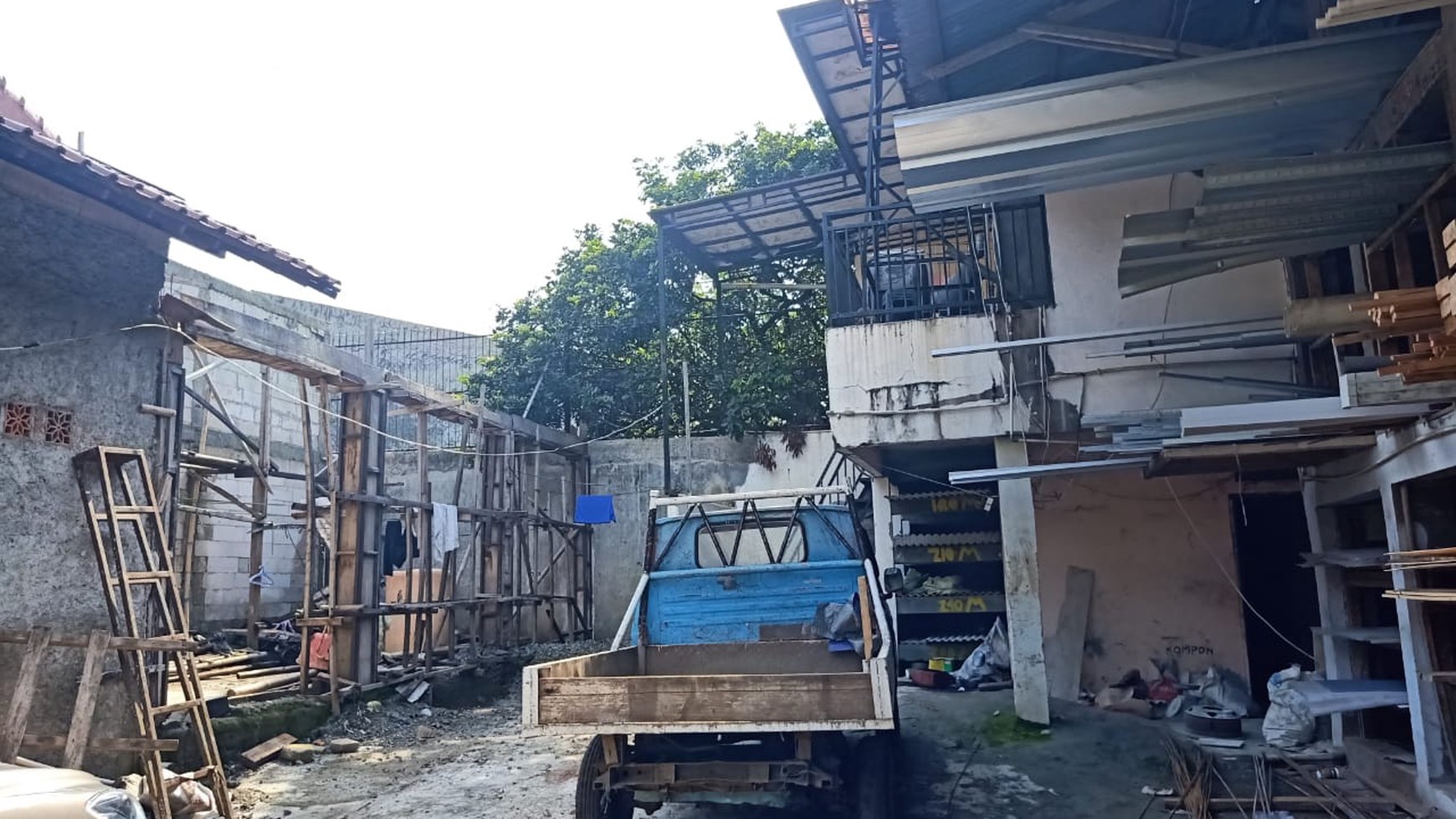 Dijual Bangunan Hitung Tanah Dapat Digunakan Untuk Tempat Usaha