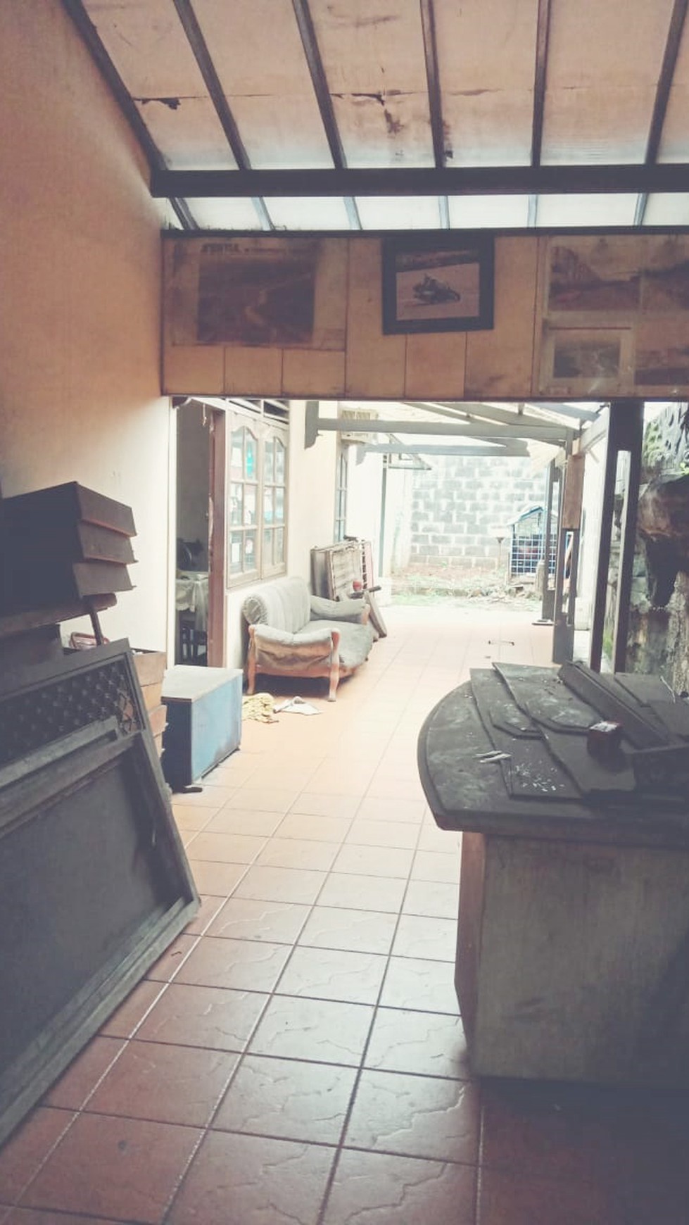 Rumah Klasik dengan halaman luas di Bintaro, Jakarta Selatan