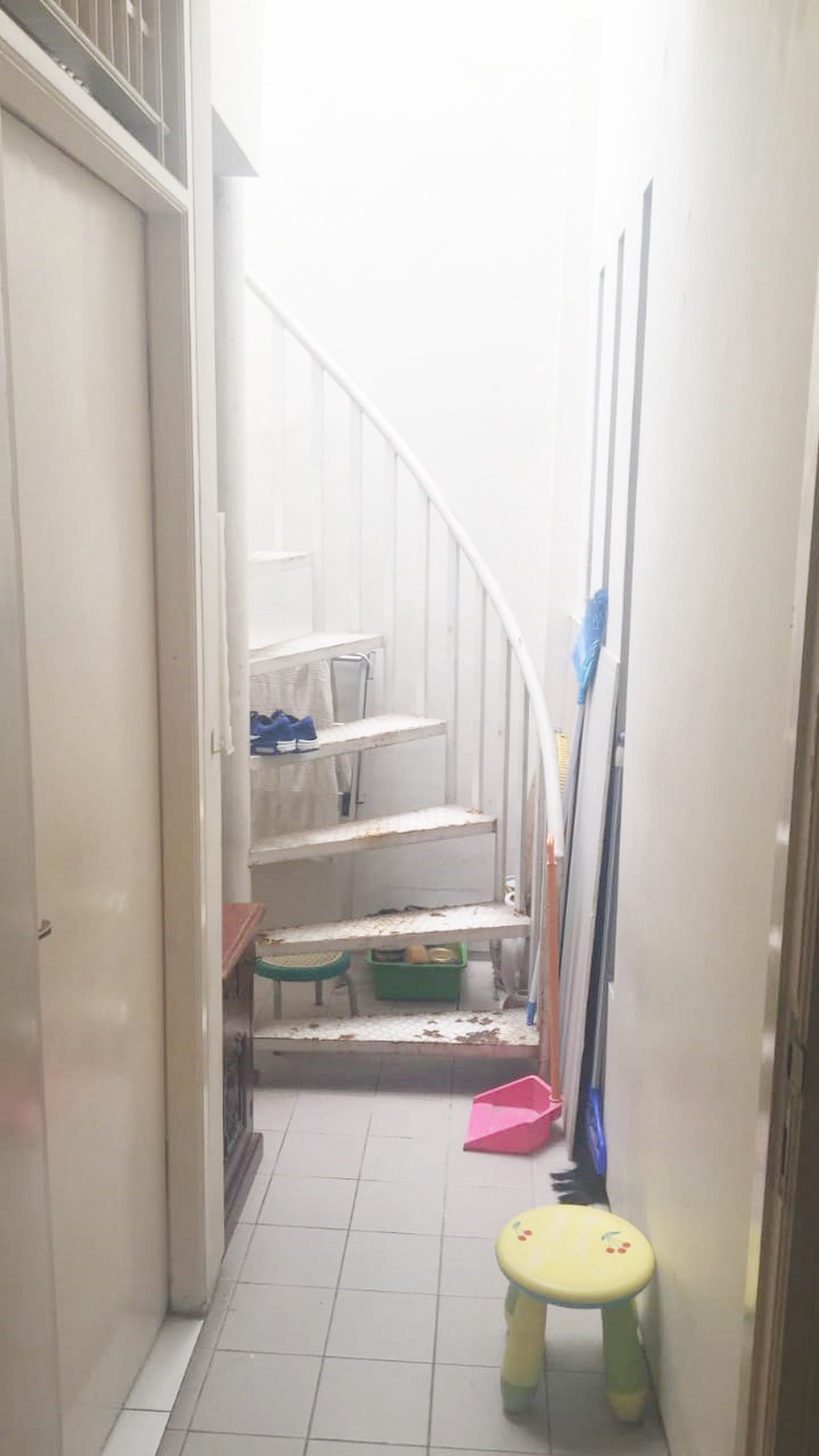 HOSALE! Rumah cantik dan Murah dengan taman di cluster Bintaro Sektor 9