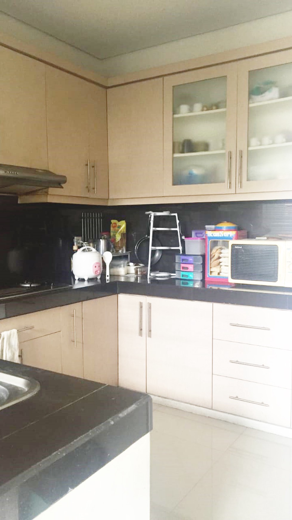 HOSALE! Rumah cantik dan Murah dengan taman di cluster Bintaro Sektor 9