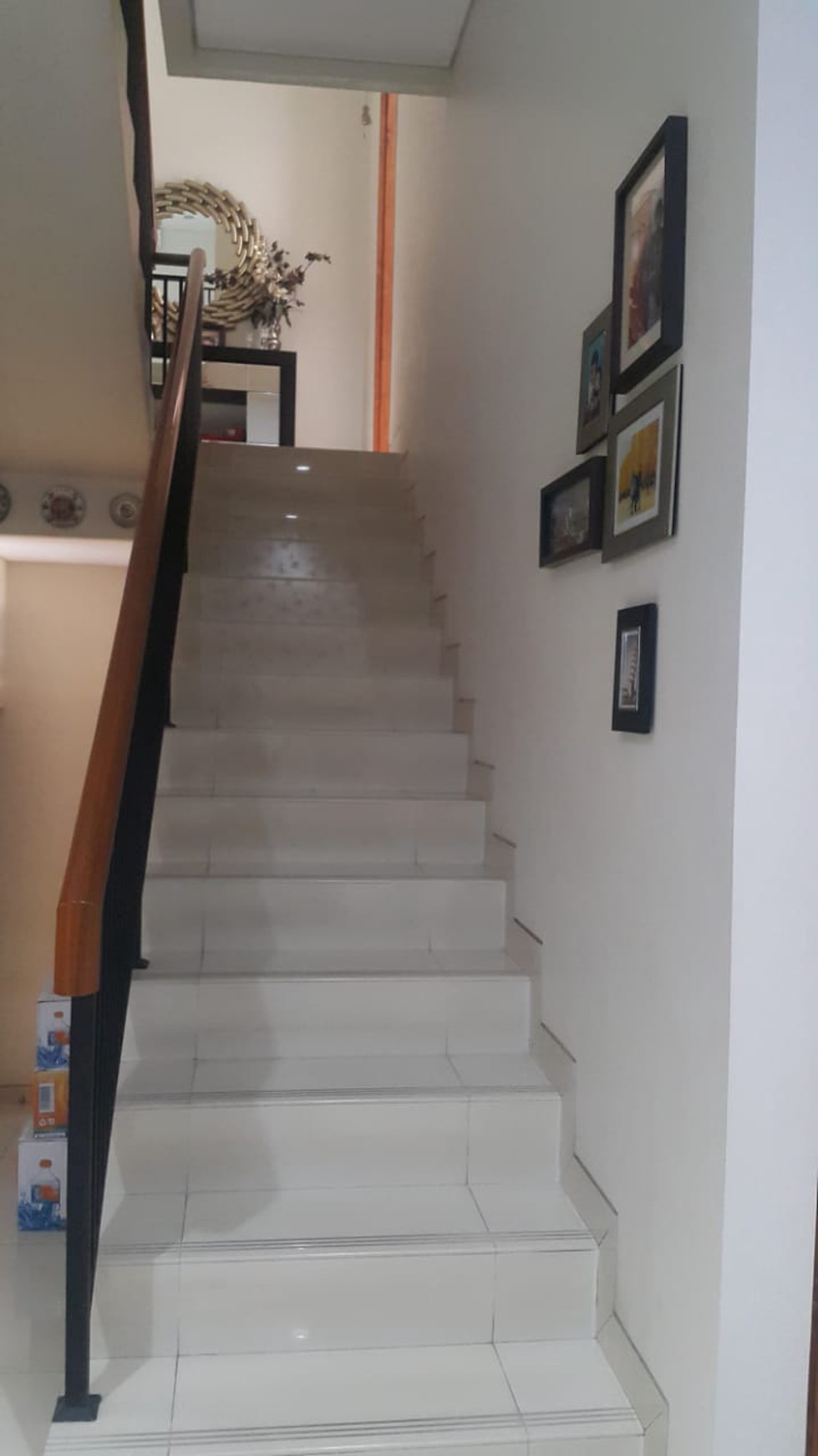 Rumah Cantik dengan halaman belakang di Puri Bintaro