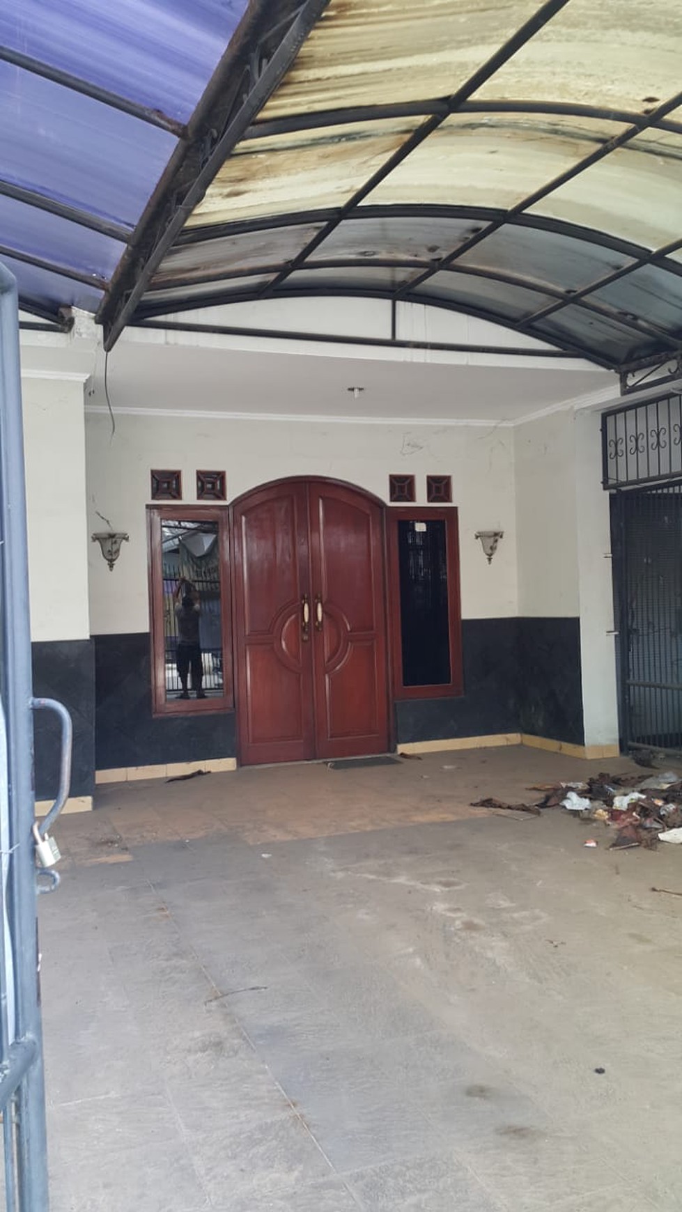 Rumah Cantik dan Siap Huni di kawasan Perumahan Shangrila, Ciledug