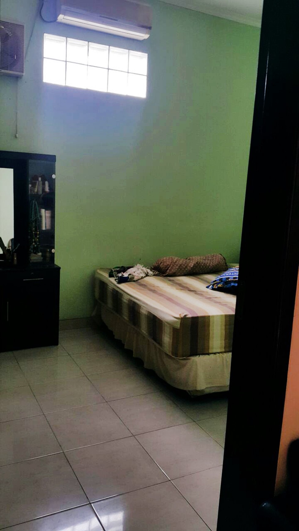 Rumah Cantik dengan halaman belakang di Pesona Bukit Bintaro