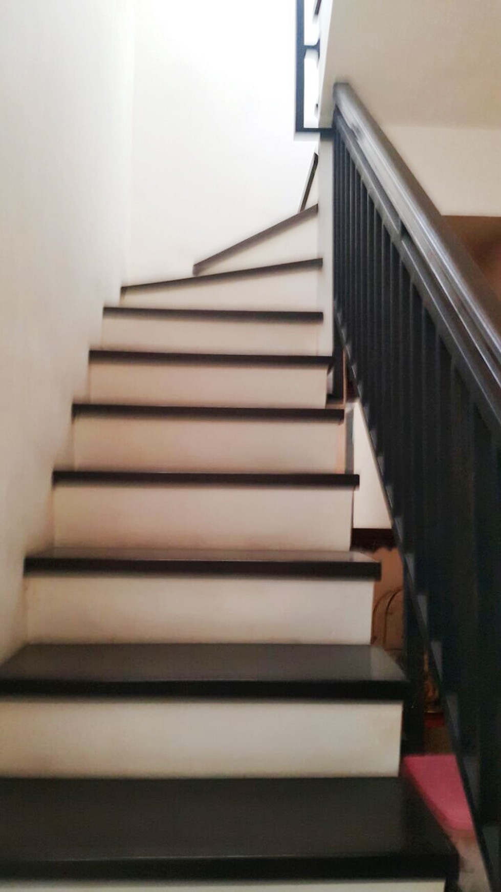 Rumah Cantik dengan halaman belakang di Pesona Bukit Bintaro