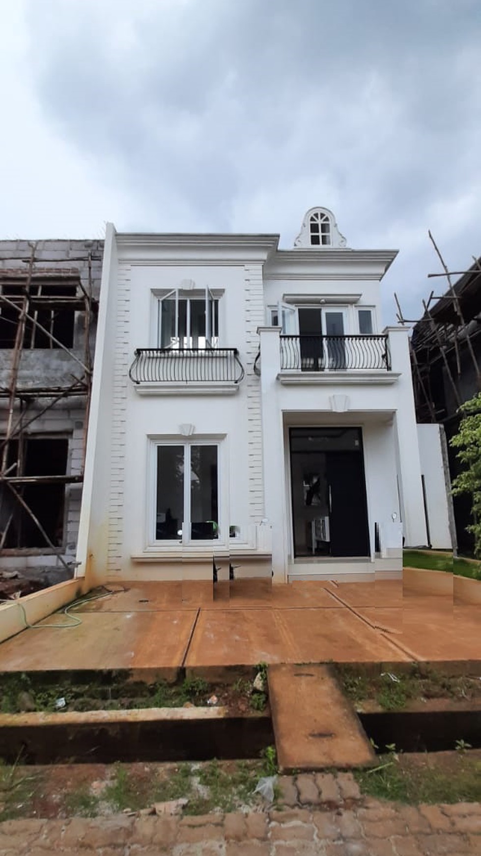 Rumah cantik, brand new di bintaro pesanggrahan