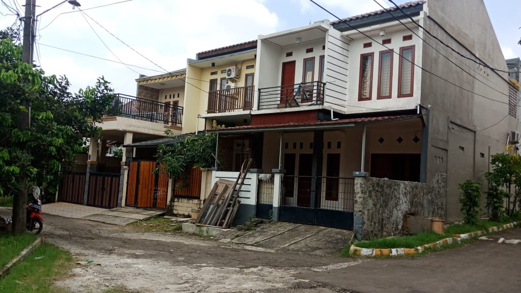 Rumah siap huni di Villa Bintaro Indah