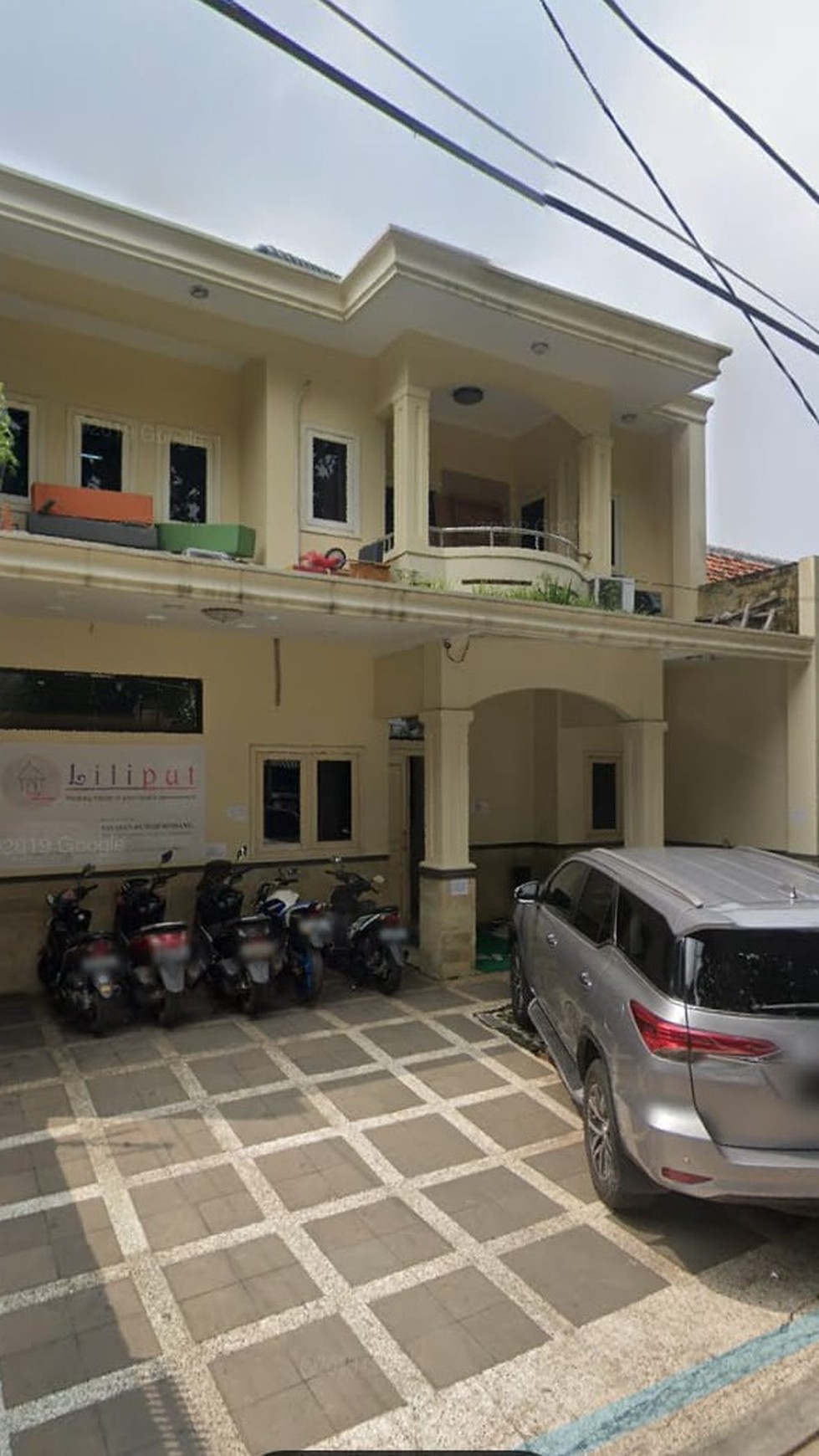 Disewakan rumah dicipete dalam bisa untuk kantor