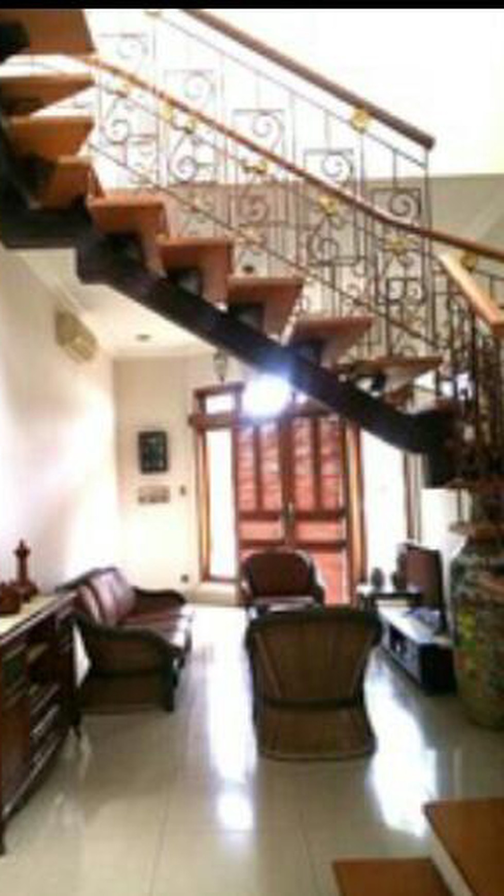 Disewakan rumah asri dan bagus di kemang