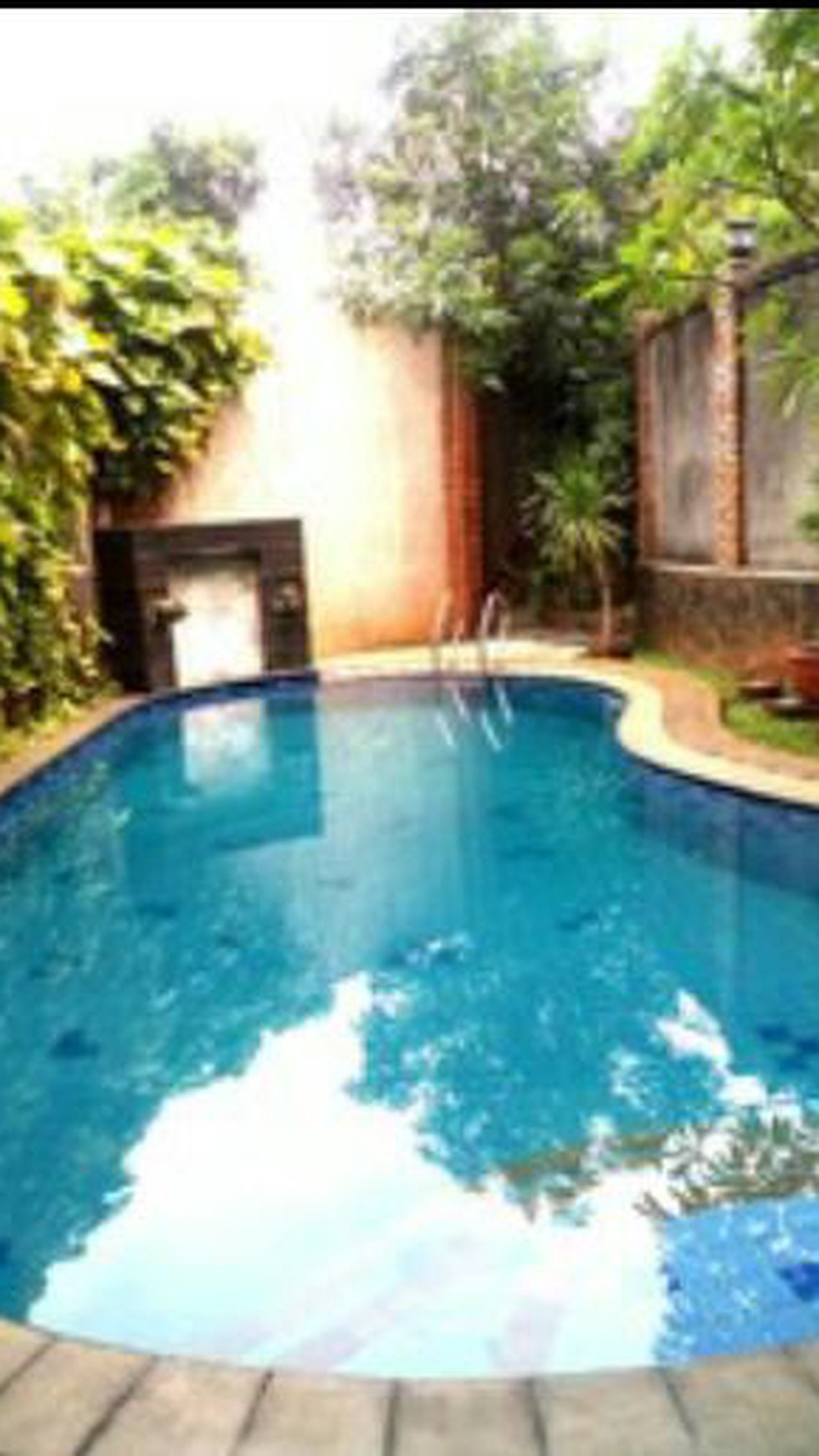 Disewakan rumah asri dan bagus di kemang